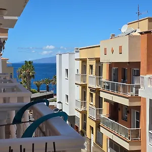 Beautiful With Air Conditioning Just Steps From The Sea In Appartement
